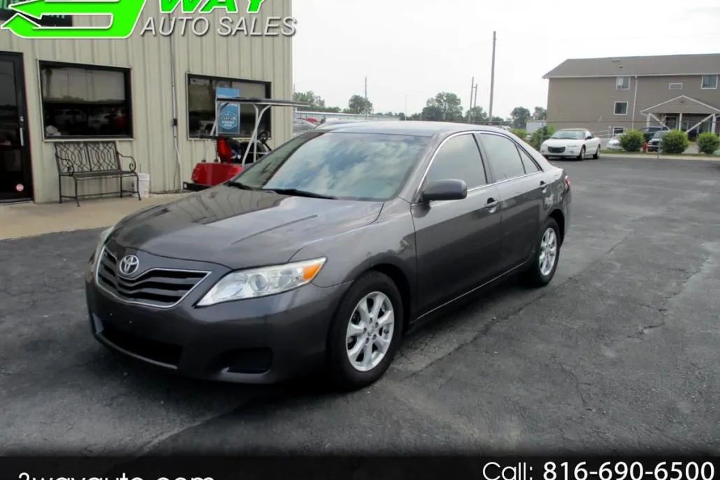2011 Toyota Camry Base photo 1