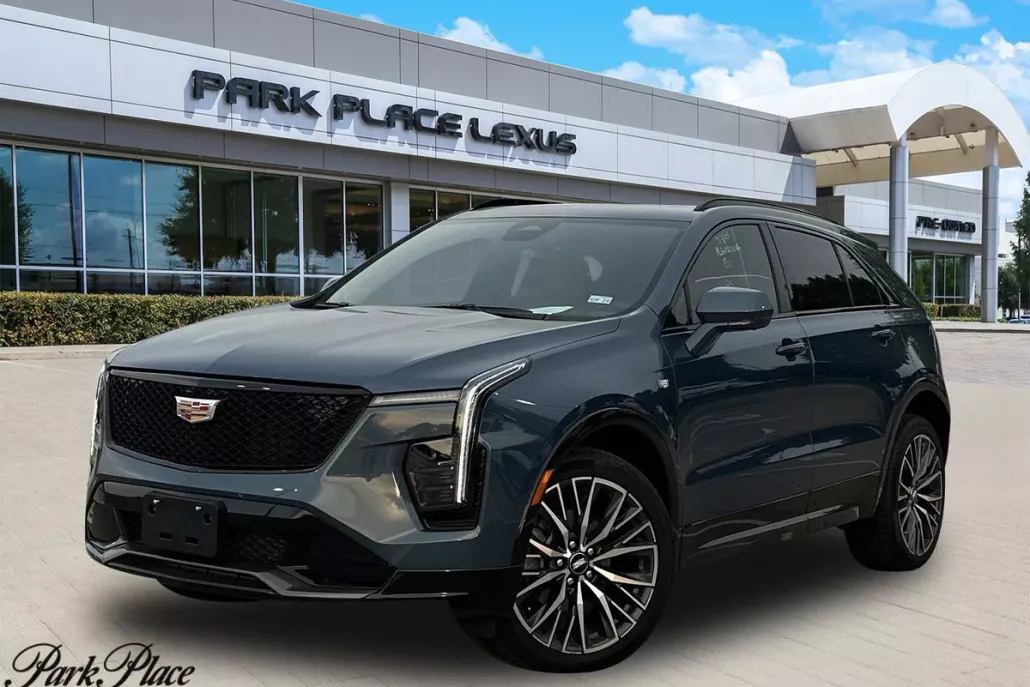 2025 Cadillac XT4 Sport photo 1