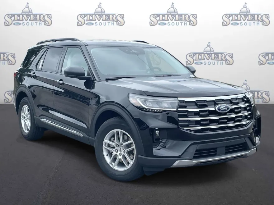 2025 Ford Explorer photo 1