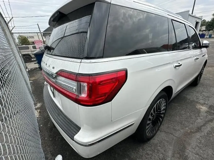 2019 Lincoln Navigator Black Label photo 1