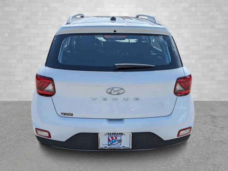 2025 Hyundai Venue SEL photo 1