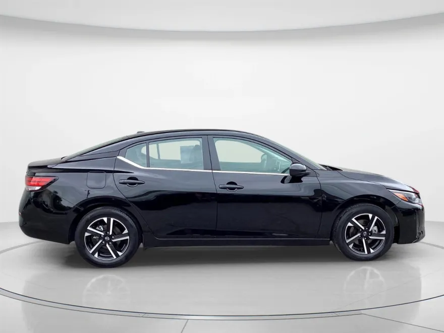 2024 Nissan Sentra SV photo 1