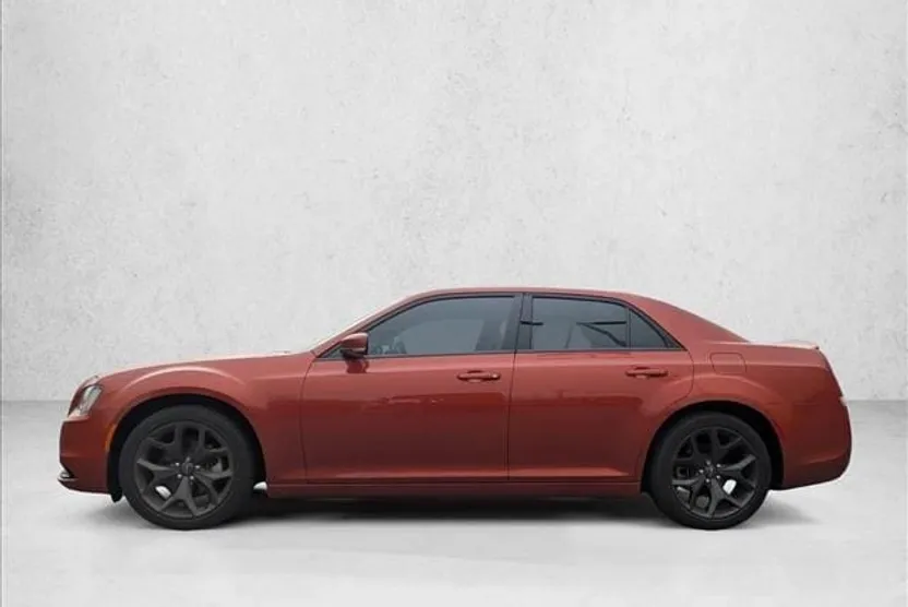2021 Chrysler 300 photo 1