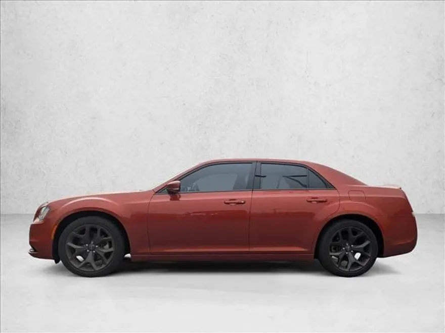 2021 Chrysler 300 photo 1