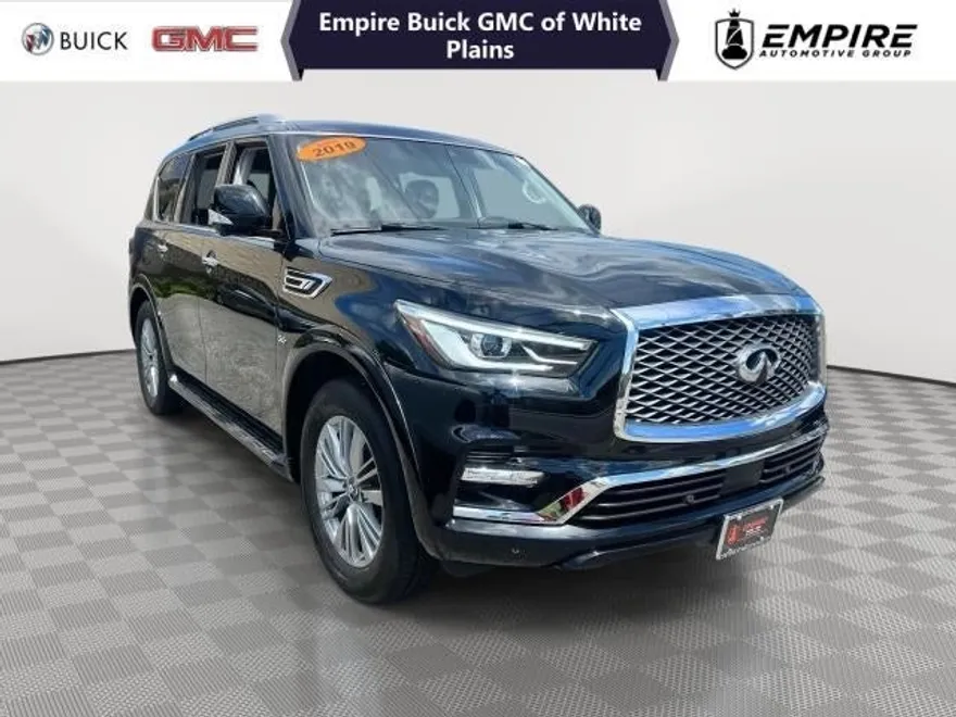 2019 Infiniti QX80 Luxe photo 1