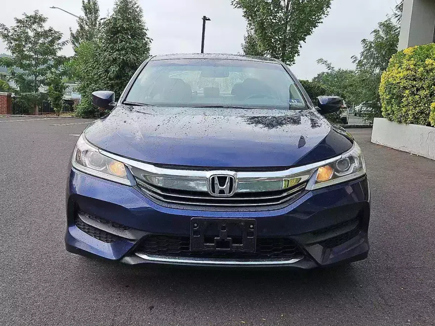 2017 Honda Accord LX photo 1