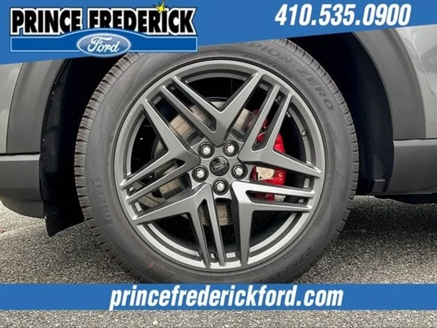 2025 Ford Explorer ST-Line photo 1