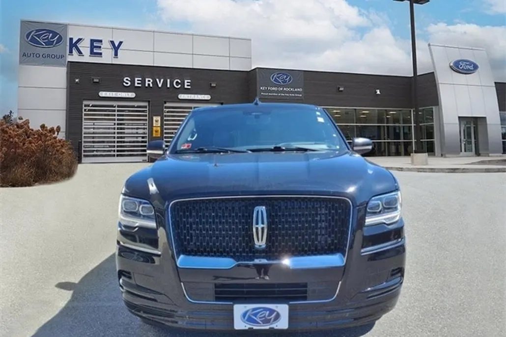 2023 Lincoln Navigator Reserve photo 1