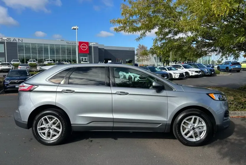2023 Ford Edge SEL photo 1