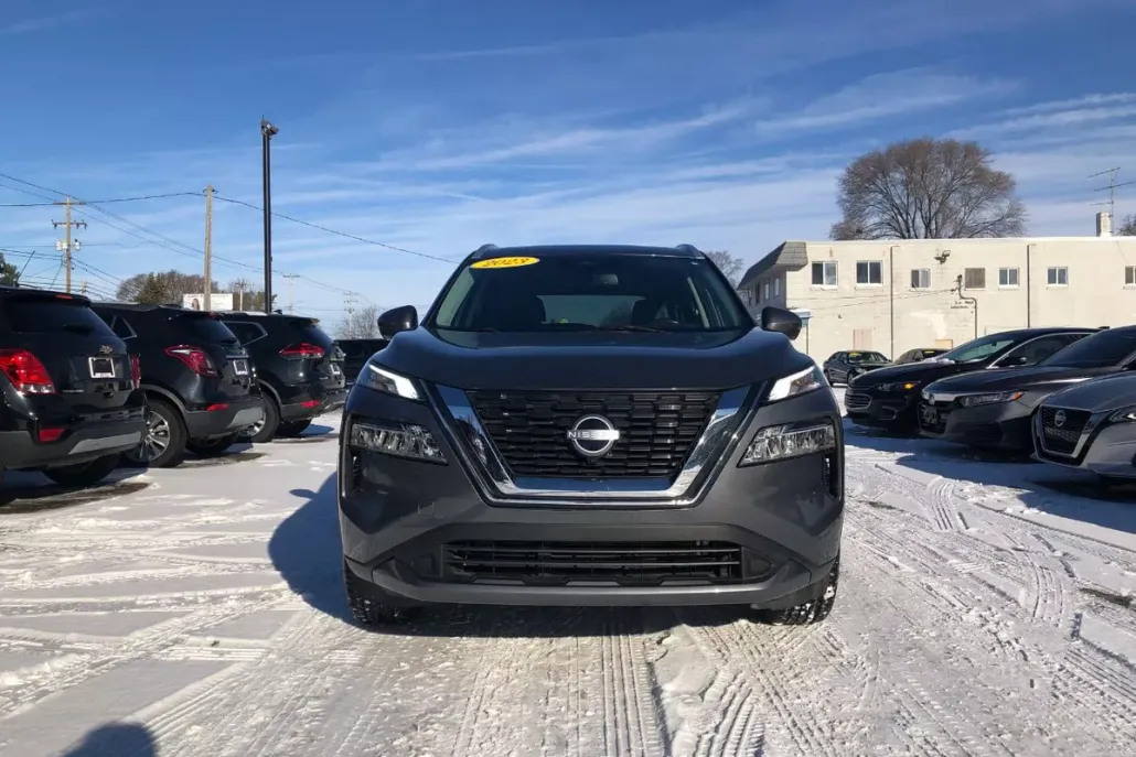2023 Nissan Rogue SL photo 1