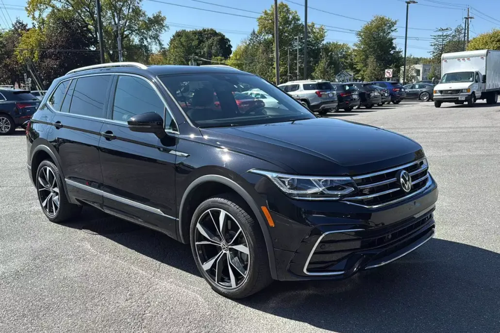 2023 Volkswagen Tiguan SEL R-Line Black photo 1
