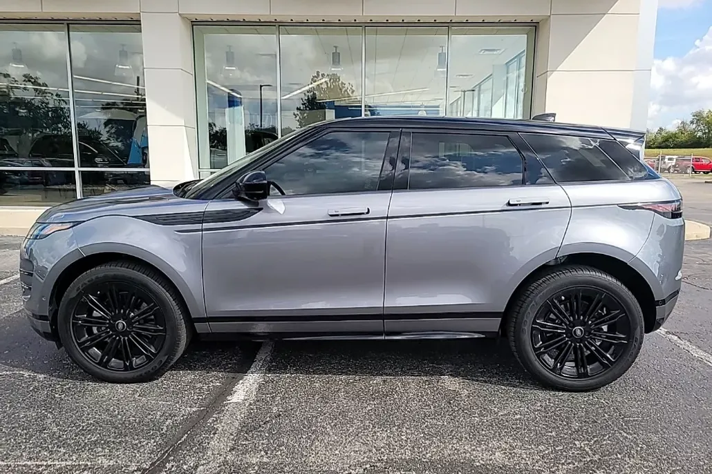 2024 Land Rover Range Rover Evoque photo 1