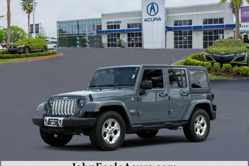 2015 Jeep Wrangler Unlimited Sahara photo 1