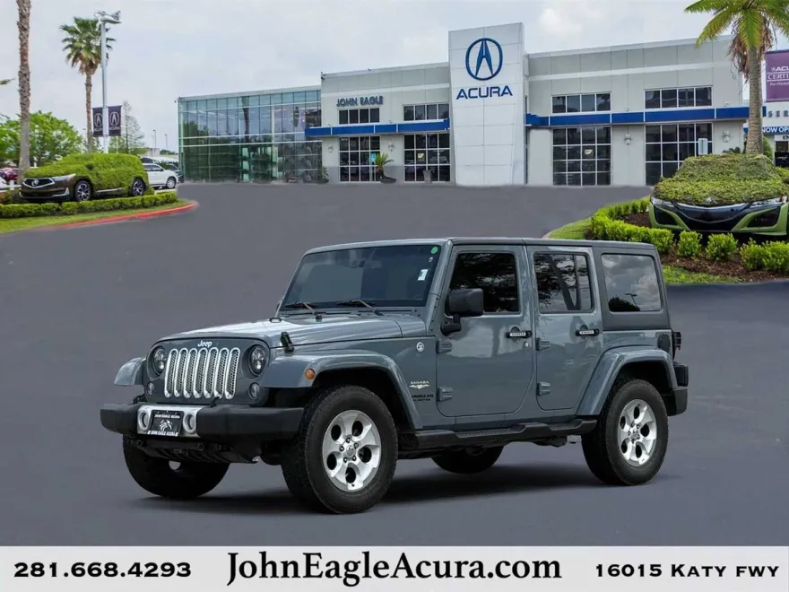 2015 Jeep Wrangler Unlimited Sahara photo 1