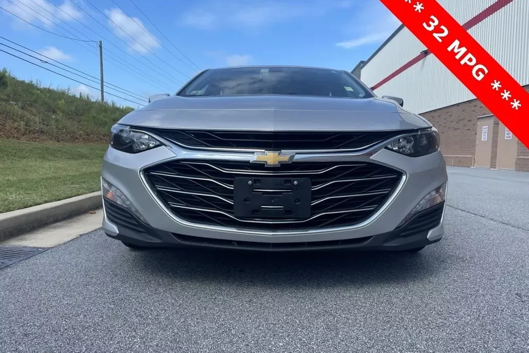 2022 Chevrolet Malibu 1LT photo 1