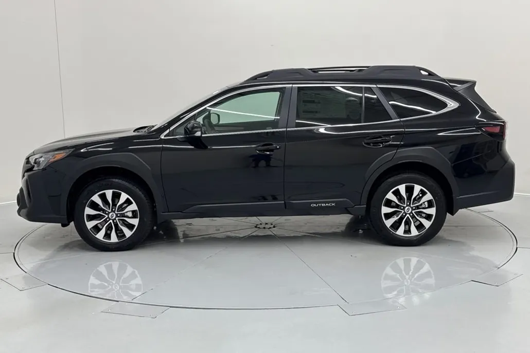 2025 Subaru Outback Limited photo 1