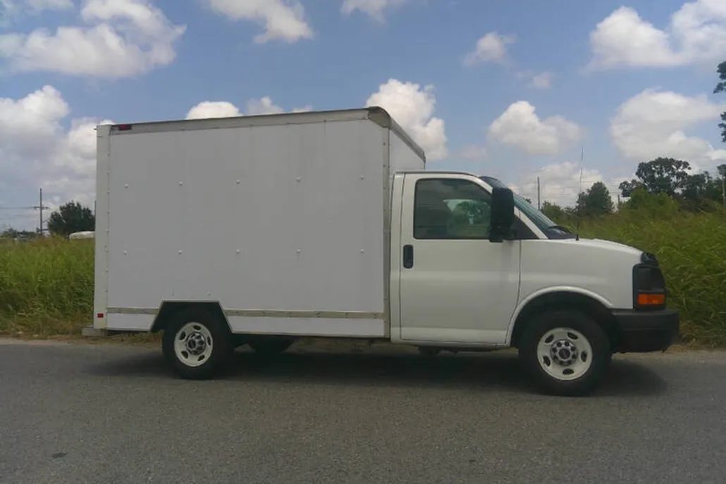 2013 Gmc Savana 3500 Cutaway photo 1