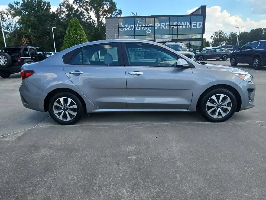 2022 Kia Rio S photo 1