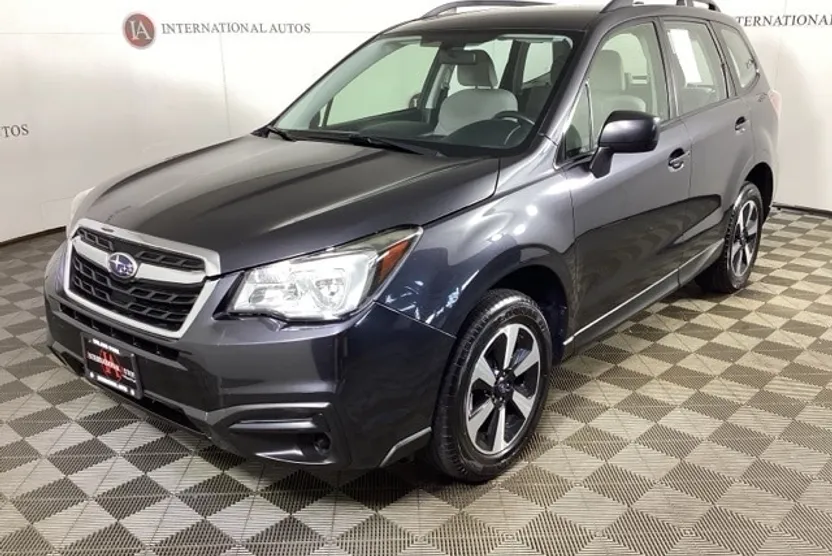 2017 Subaru Forester 2.5i photo 1