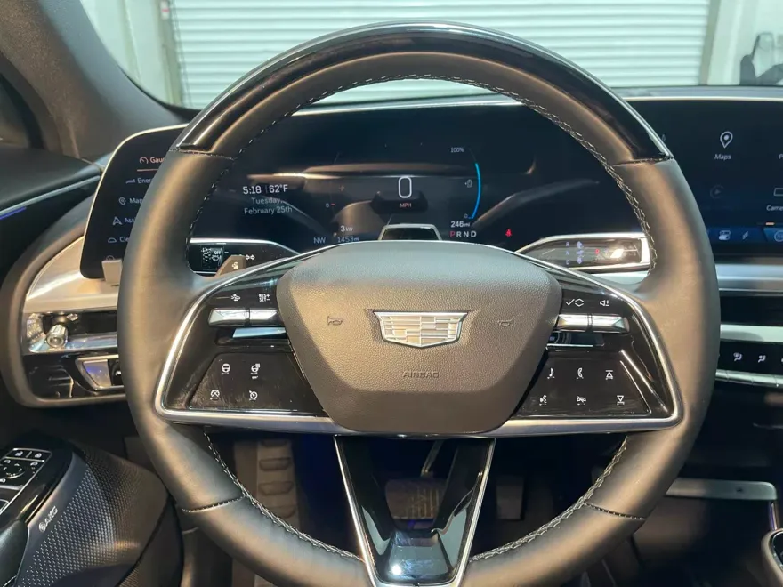 2024 Cadillac Lyriq Luxury photo 25