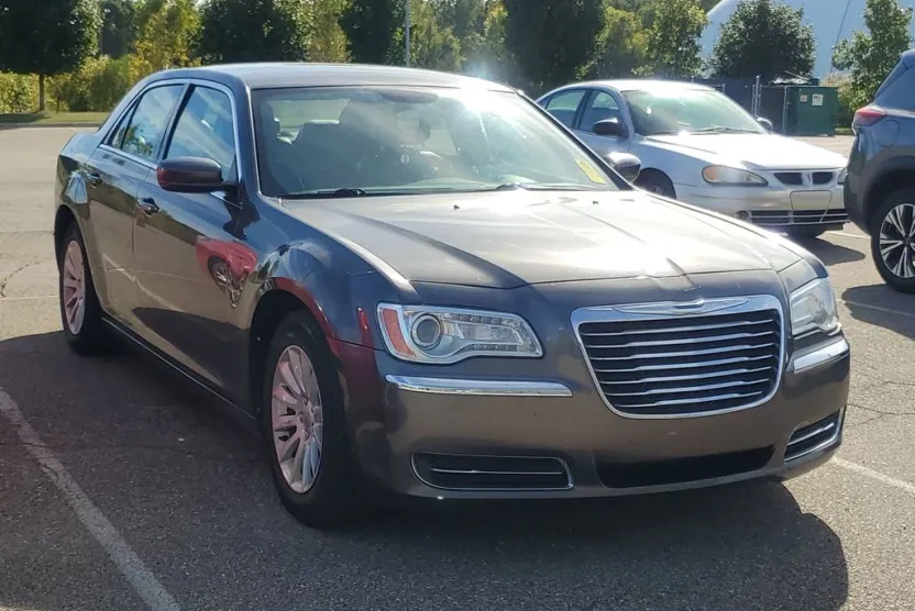 2013 Chrysler 300 Base Limited photo 1