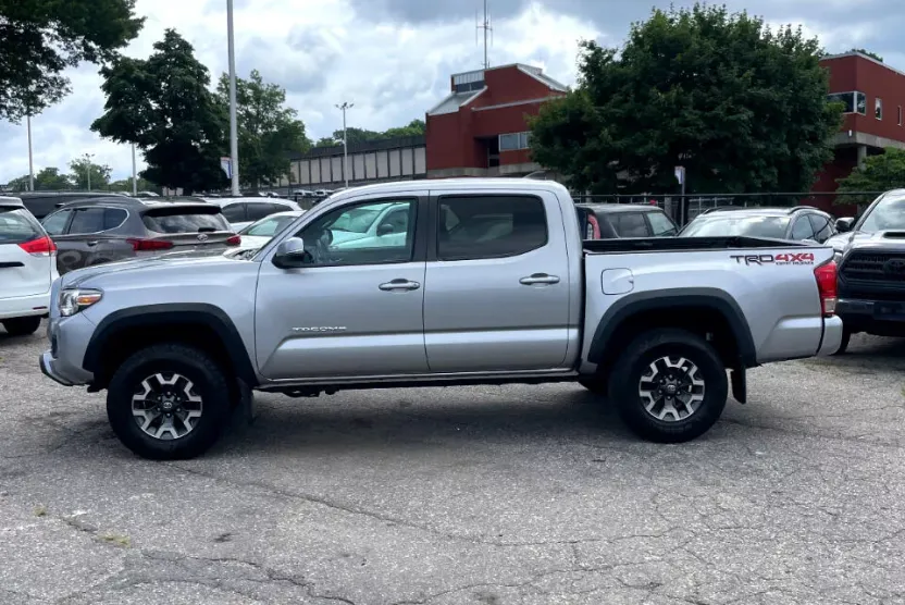 2019 Toyota Tacoma TRD Double Cab photo 1