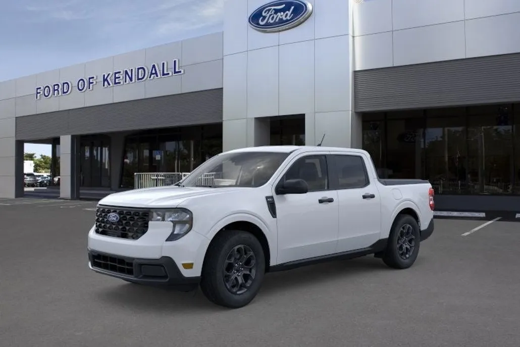 2025 Ford Maverick XLT photo 1