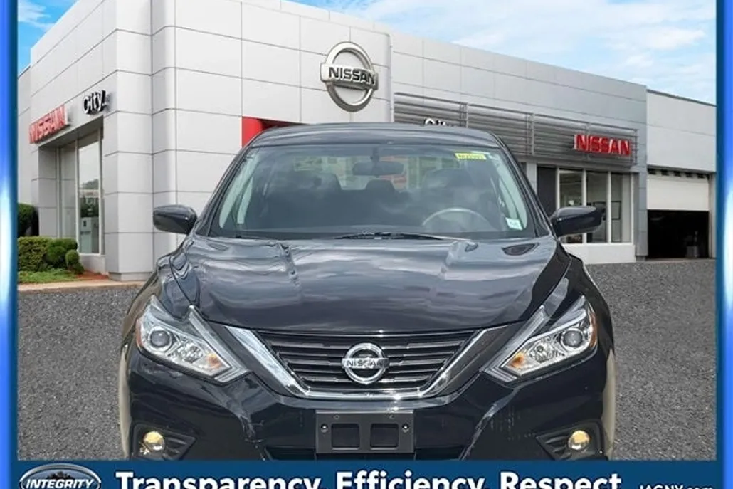 2017 Nissan Altima 2.5 SV photo 1