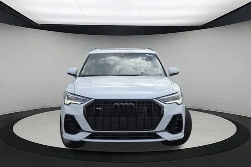 2025 Audi Q3 S line Premium photo 1