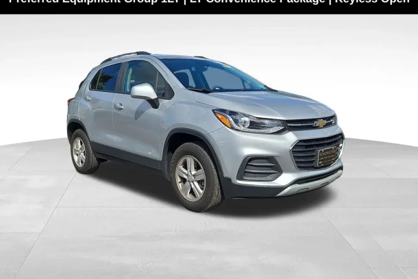 2022 Chevrolet Trax LT photo 1