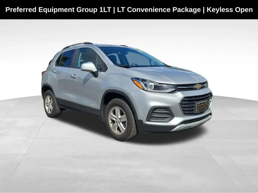 2022 Chevrolet Trax LT photo 1