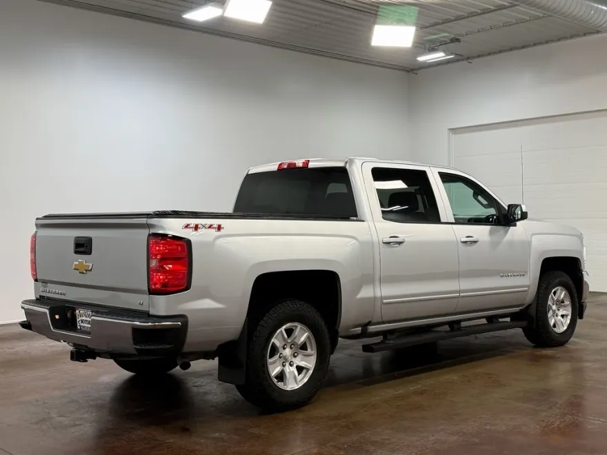 2017 Chevrolet Silverado 1500 LT photo 1