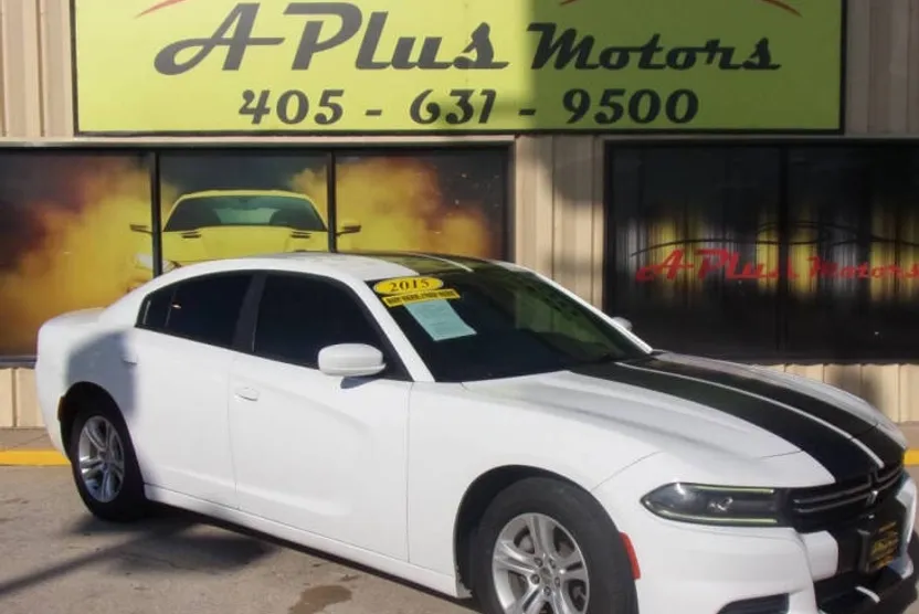 2015 Dodge Charger SE photo 1