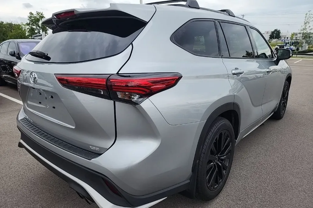 2023 Toyota Highlander XSE photo 1