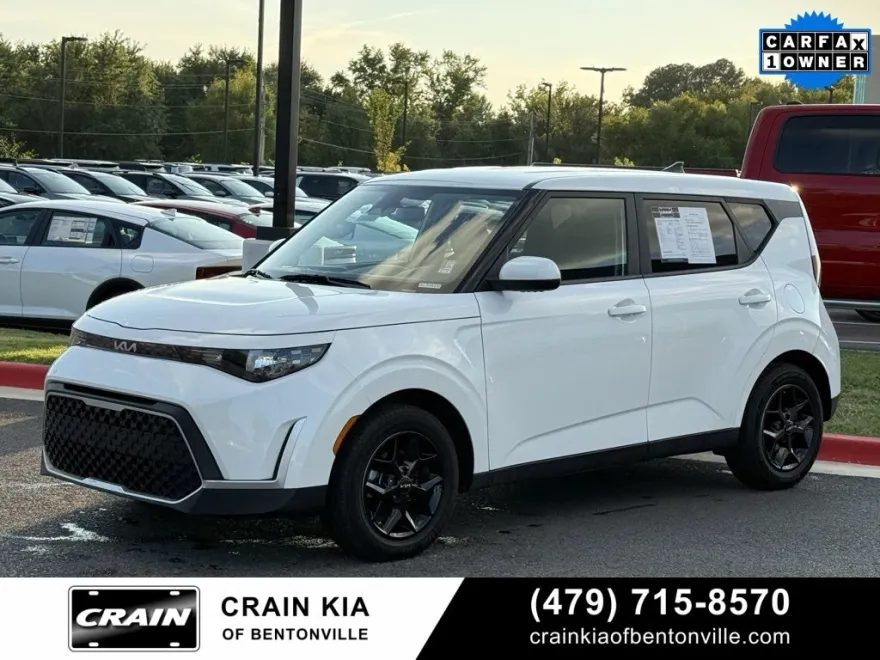 2023 Kia Soul LX photo 1
