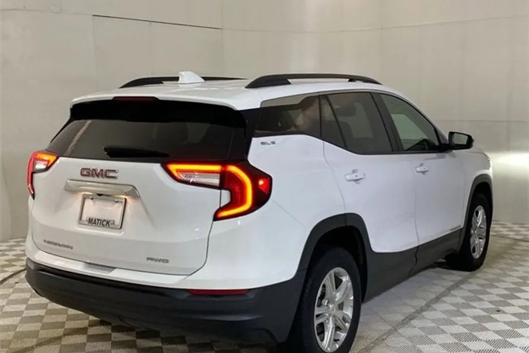 2023 Gmc Terrain SLE photo 1