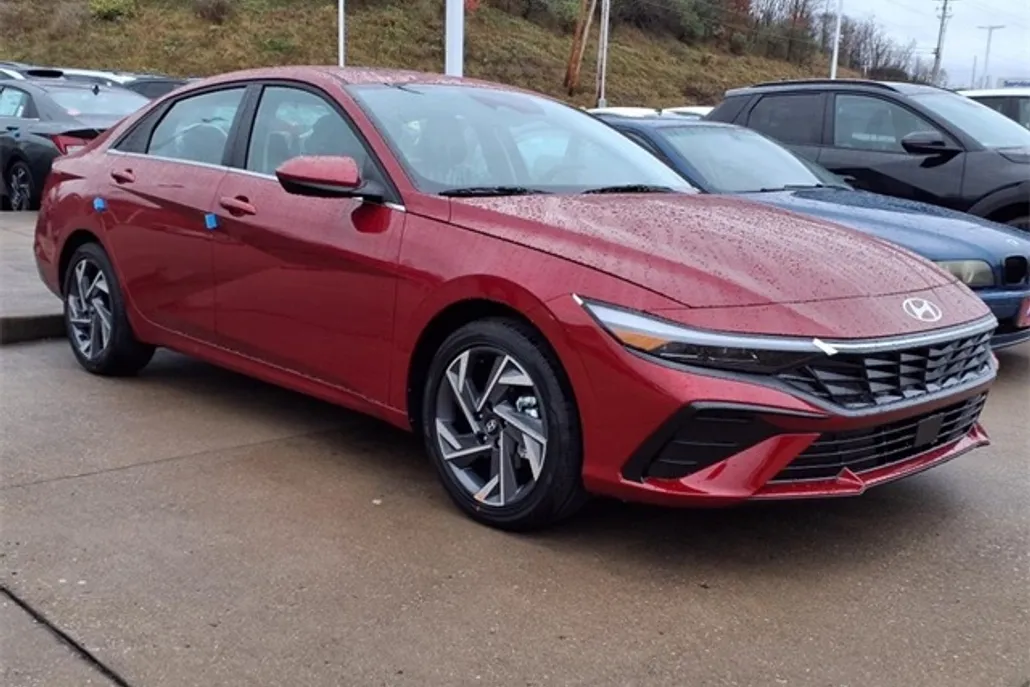 2025 Hyundai Elantra SEL Convenience photo 1