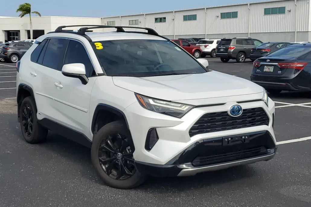 2023 Toyota RAV4 Hybrid SE photo 1