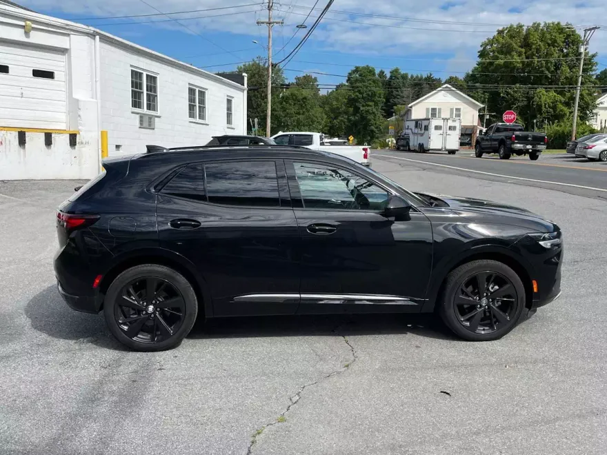 2023 Buick Envision Essence photo 1