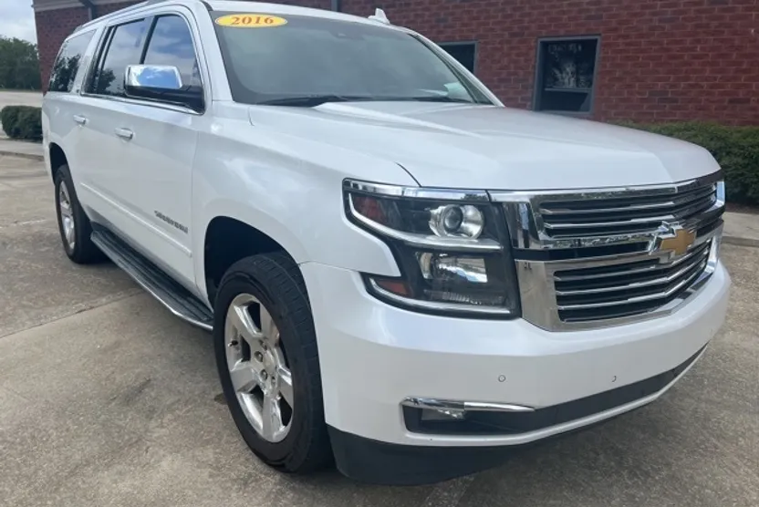 2016 Chevrolet Suburban LTZ photo 1
