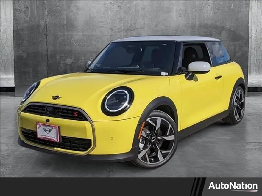 2025 Mini Cooper 2 Door Hardtop Iconic photo 1