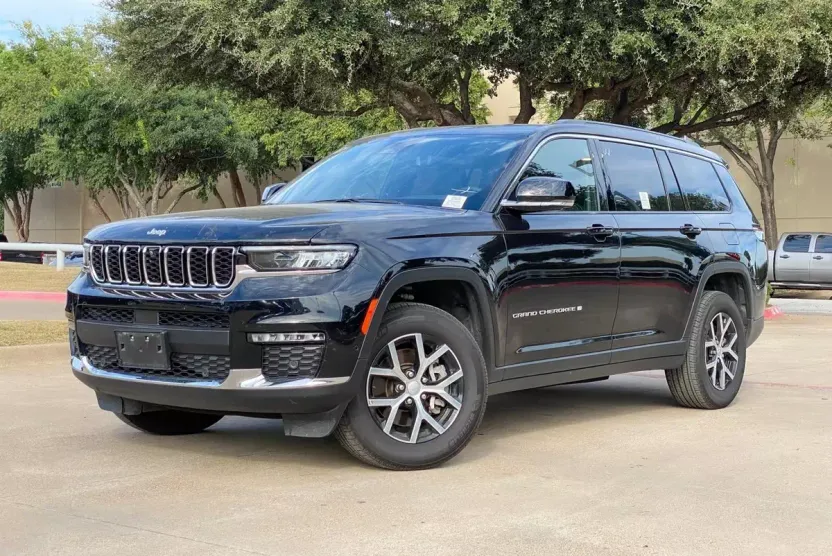 2024 Jeep Grand Cherokee Limited photo 1
