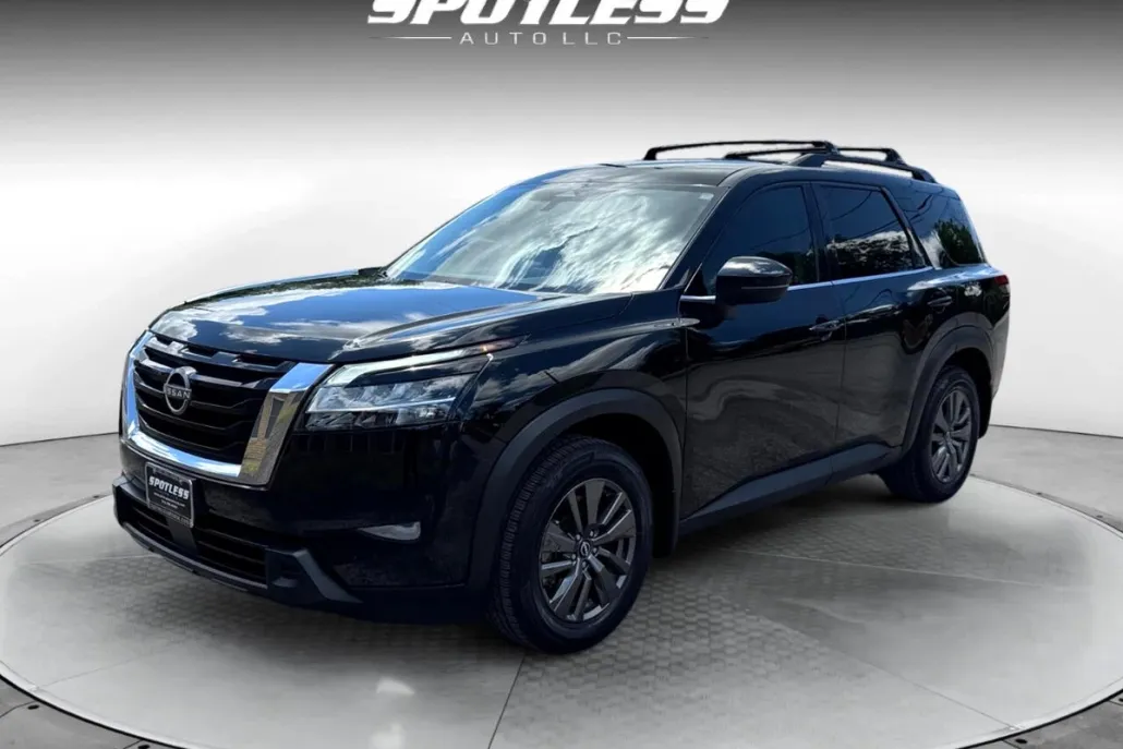 2022 Nissan Pathfinder SV photo 1