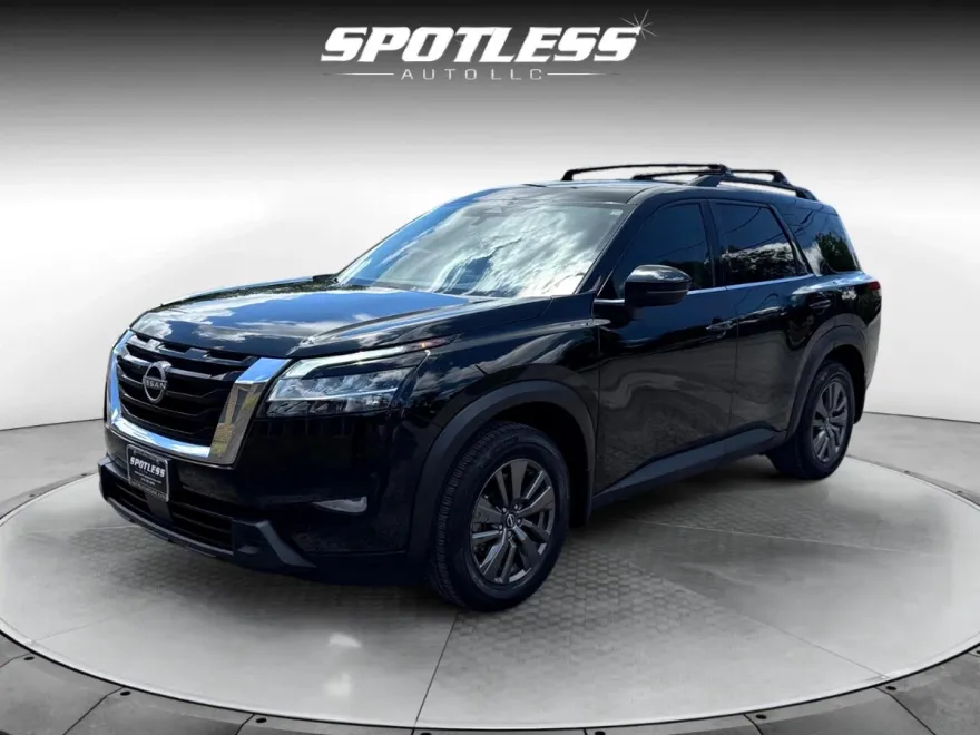 2022 Nissan Pathfinder SV photo 1