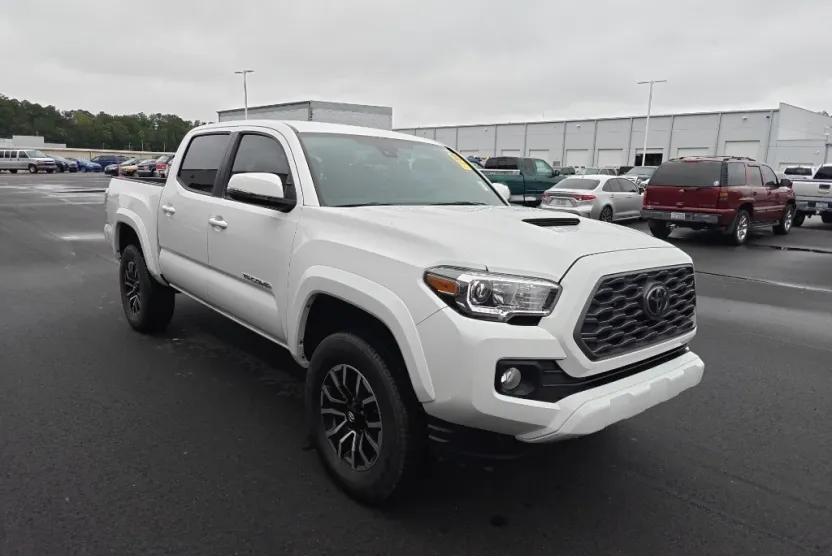 2023 Toyota Tacoma TRD Sport photo 1