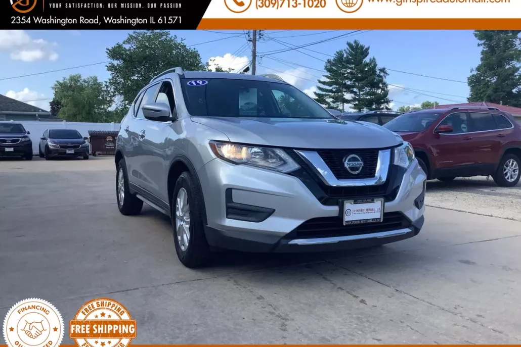 2019 Nissan Rogue SV photo 1