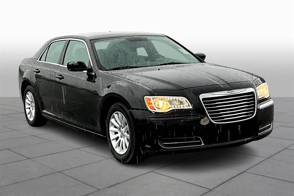 2012 Chrysler 300 Base photo 1