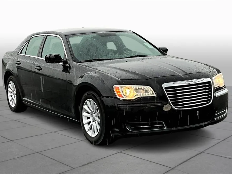 2012 Chrysler 300 Base photo 1