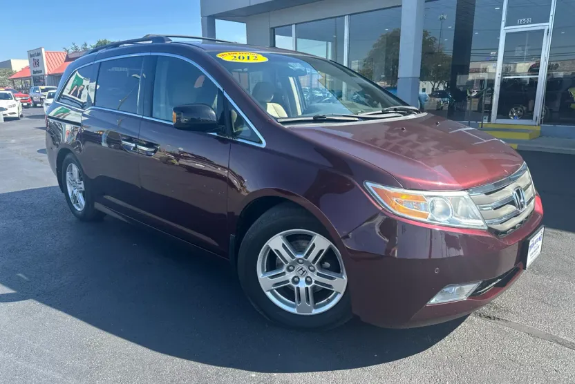 2012 Honda Odyssey Touring photo 1