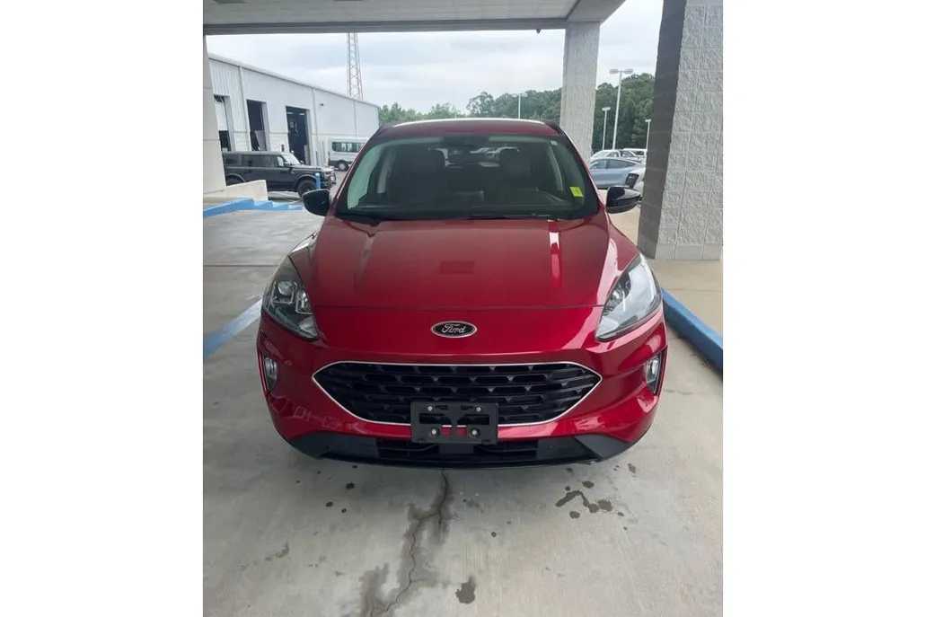 2022 Ford Escape SEL photo 1